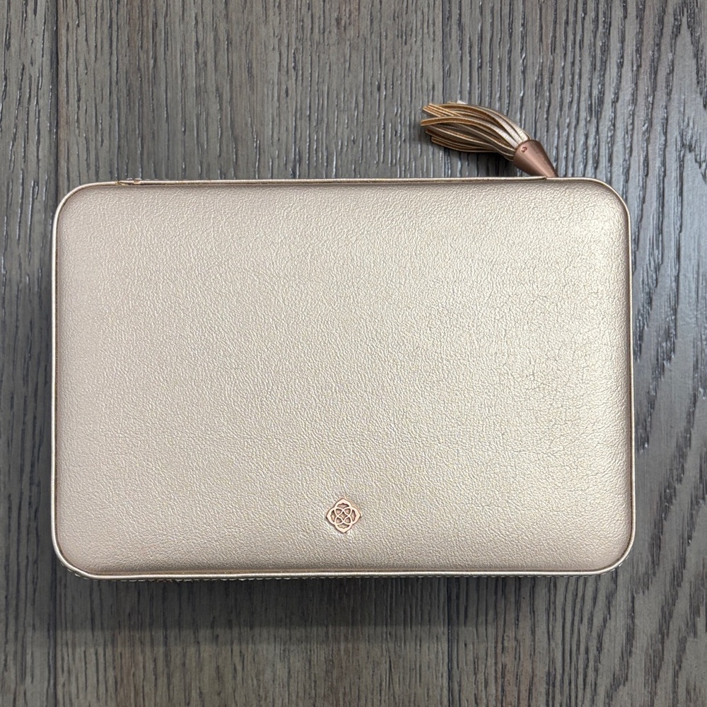 Kendra Scott Chic Gold Jewelry Case with Tassel